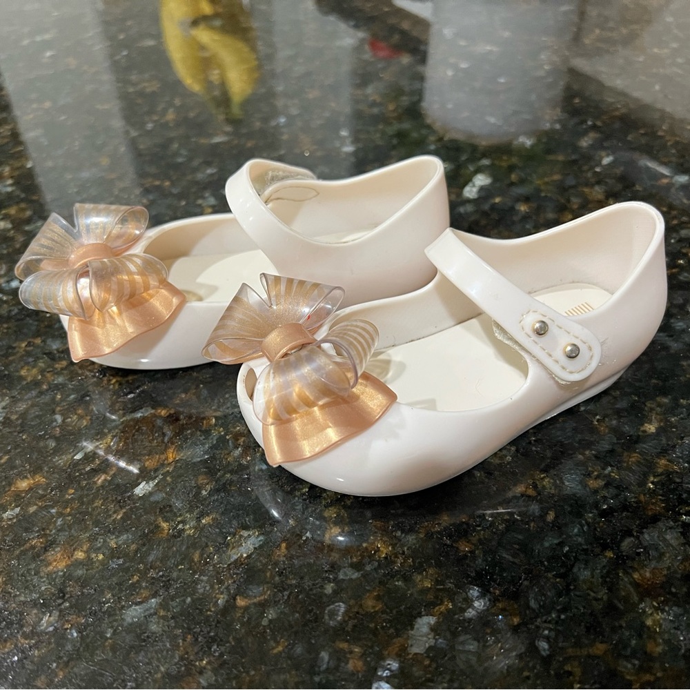 Mini Melissa size 7